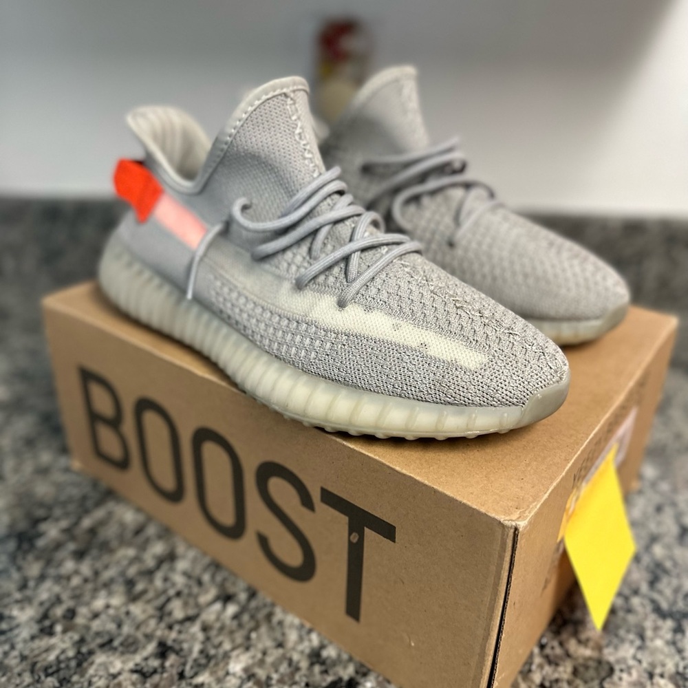 Yeezy 350 v2 Taillights